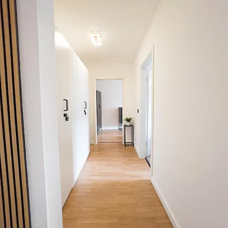 Lägenhet Rathausblick - moderne Mit 2 Schlafzimmern, Kueche, Bad, Waschmaschine & Trockner Mitten In Der Innenstadt