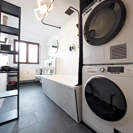 Rathausblick - moderne Mit 2 Schlafzimmern, Kueche, Bad, Waschmaschine & Trockner Mitten In Der Innenstadt