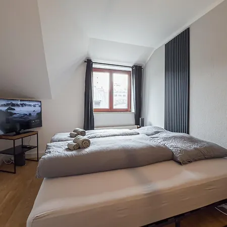 Rathausblick - moderne Mit 2 Schlafzimmern, Kueche, Bad, Waschmaschine & Trockner Mitten In Der Innenstadt