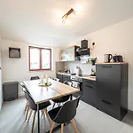Апартаменты Rathausblick - moderne Mit 2 Schlafzimmern, Kueche, Bad, Waschmaschine & Trockner Mitten In Der Innenstadt Лейпциг