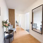 Апартаменты Rathausblick - moderne Mit 2 Schlafzimmern, Kueche, Bad, Waschmaschine & Trockner Mitten In Der Innenstadt Лейпциг