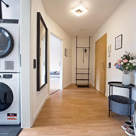 شقة Rathausblick - moderne Mit 2 Schlafzimmern, Kueche, Bad, Waschmaschine & Trockner Mitten In Der Innenstadt *
