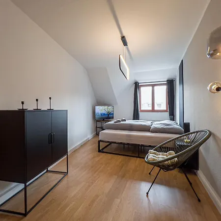 Rathausblick - moderne Mit 2 Schlafzimmern, Kueche, Bad, Waschmaschine & Trockner Mitten In Der Innenstadt شقة لبسيا