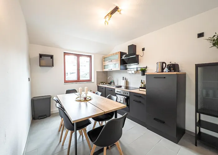 شقة Rathausblick - moderne Mit 2 Schlafzimmern, Kueche, Bad, Waschmaschine & Trockner Mitten In Der Innenstadt لبسيا