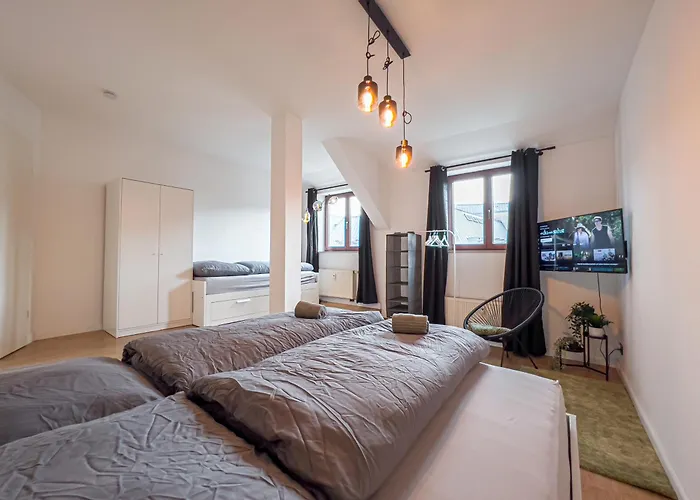 Rathausblick - moderne Mit 2 Schlafzimmern, Kueche, Bad, Waschmaschine & Trockner Mitten In Der Innenstadt