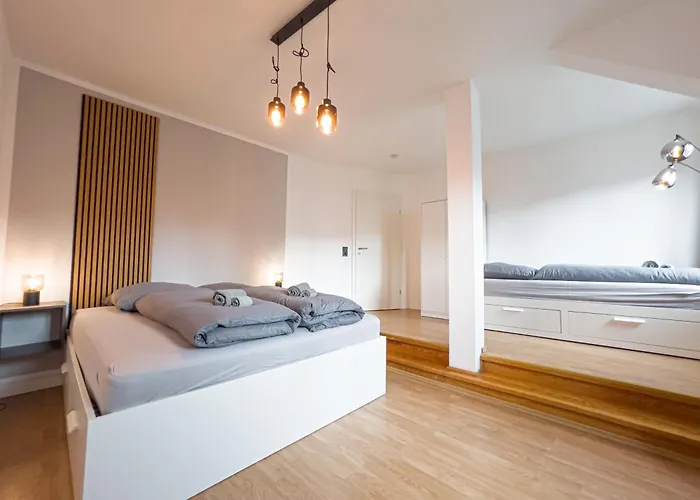 Rathausblick - moderne Mit 2 Schlafzimmern, Kueche, Bad, Waschmaschine & Trockner Mitten In Der Innenstadt * لبسيا