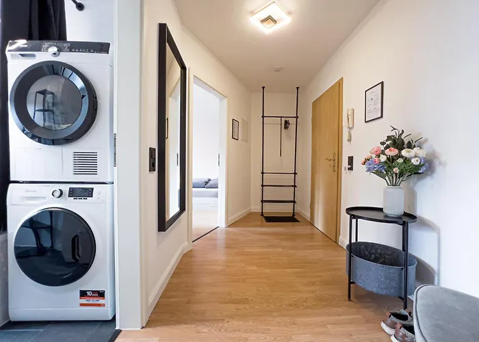 شقة Rathausblick - moderne Mit 2 Schlafzimmern, Kueche, Bad, Waschmaschine & Trockner Mitten In Der Innenstadt *