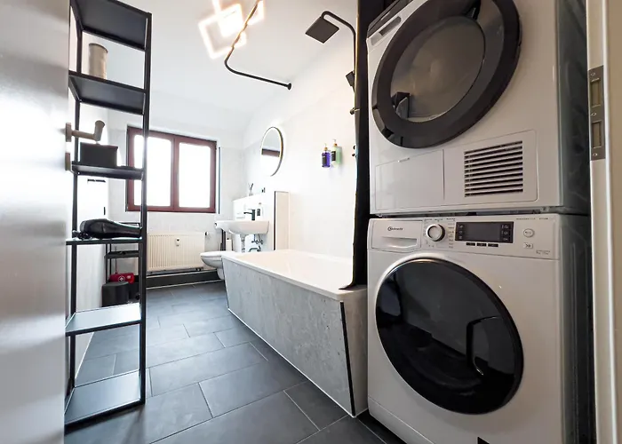 Rathausblick - moderne Mit 2 Schlafzimmern, Kueche, Bad, Waschmaschine & Trockner Mitten In Der Innenstadt