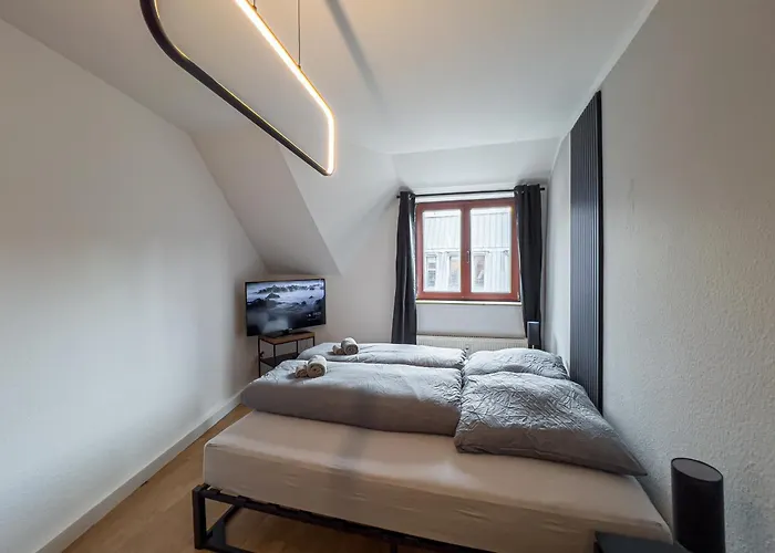 شقة Rathausblick - moderne Mit 2 Schlafzimmern, Kueche, Bad, Waschmaschine & Trockner Mitten In Der Innenstadt لبسيا
