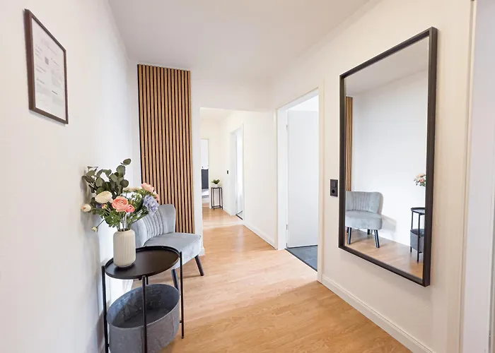شقة Rathausblick - moderne Mit 2 Schlafzimmern, Kueche, Bad, Waschmaschine & Trockner Mitten In Der Innenstadt لبسيا